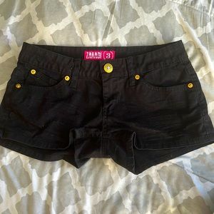 Short black low rise shorts